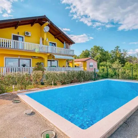 Elegant Holiday In Lovran With Swimming Pool Abbázia