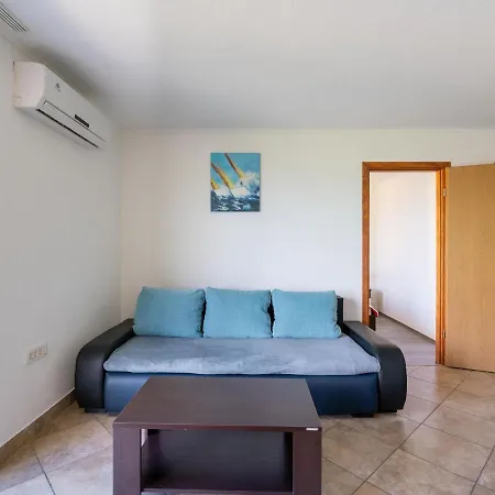 Nyaraló Elegant Holiday In Lovran With Swimming Pool *