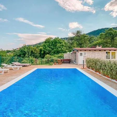 Elegant Holiday In Lovran With Swimming Pool Nyaraló *