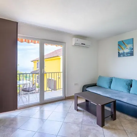 Elegant Holiday In Lovran With Swimming Pool Nyaraló *