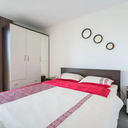 Nyaraló Elegant Holiday In Lovran With Swimming Pool *