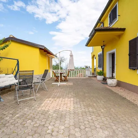 Nyaraló Elegant Holiday In Lovran With Swimming Pool *
