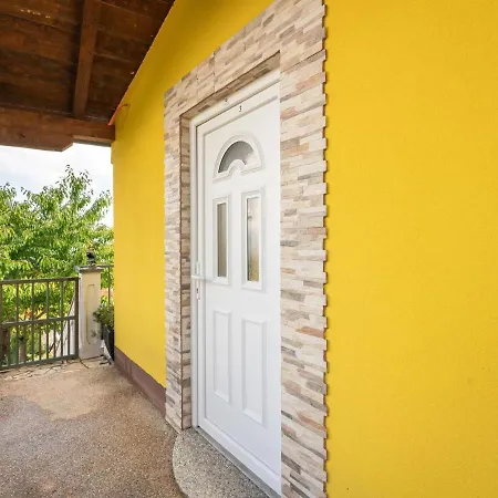 Elegant Holiday In Lovran With Swimming Pool Nyaraló